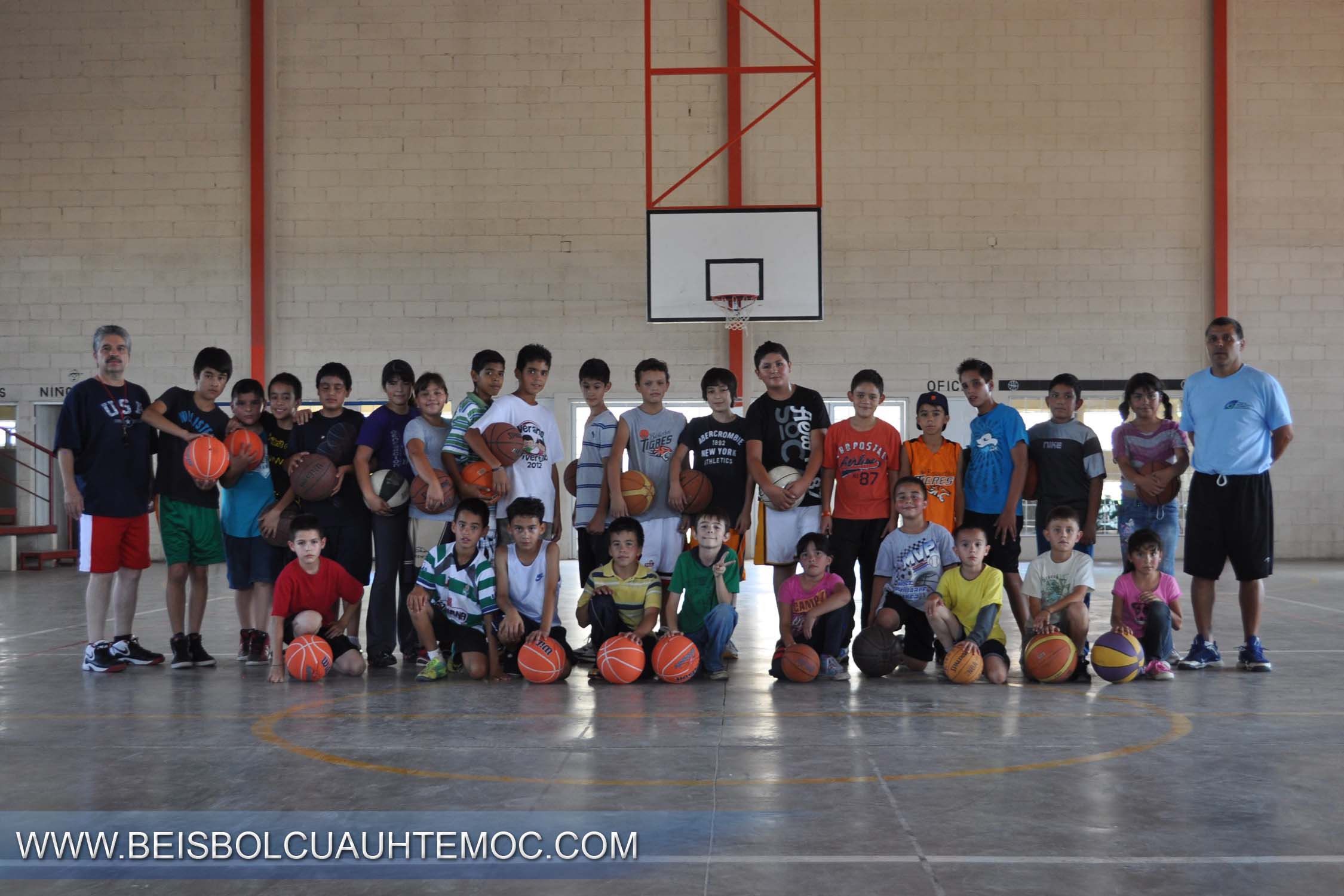 HOY. CLAUSURAN VERANEADA 2012.