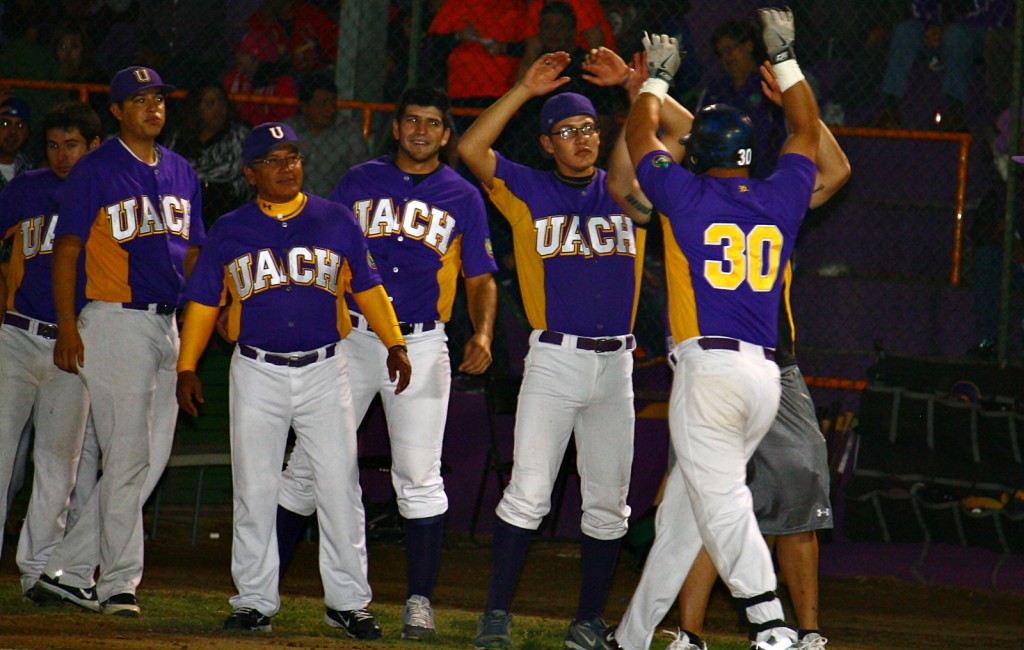 12abril_uach-claustro_festejo_uach