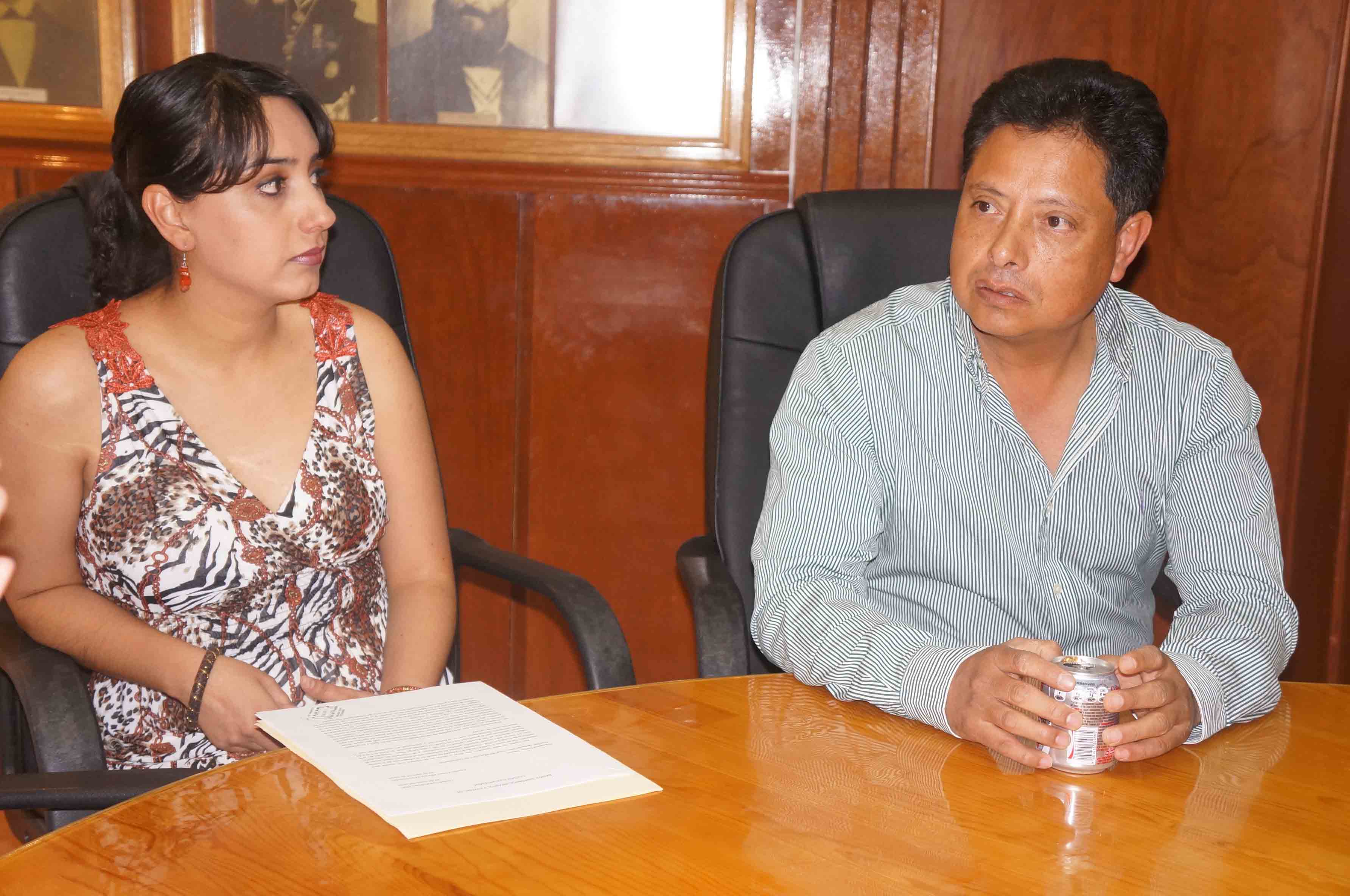 JORGE MORALES, JEFE DE CULTURA MUNICIPAL Y KARINA ORDÓÑEZ, DIRECTORA DE LA BANDA SINFÓNICA