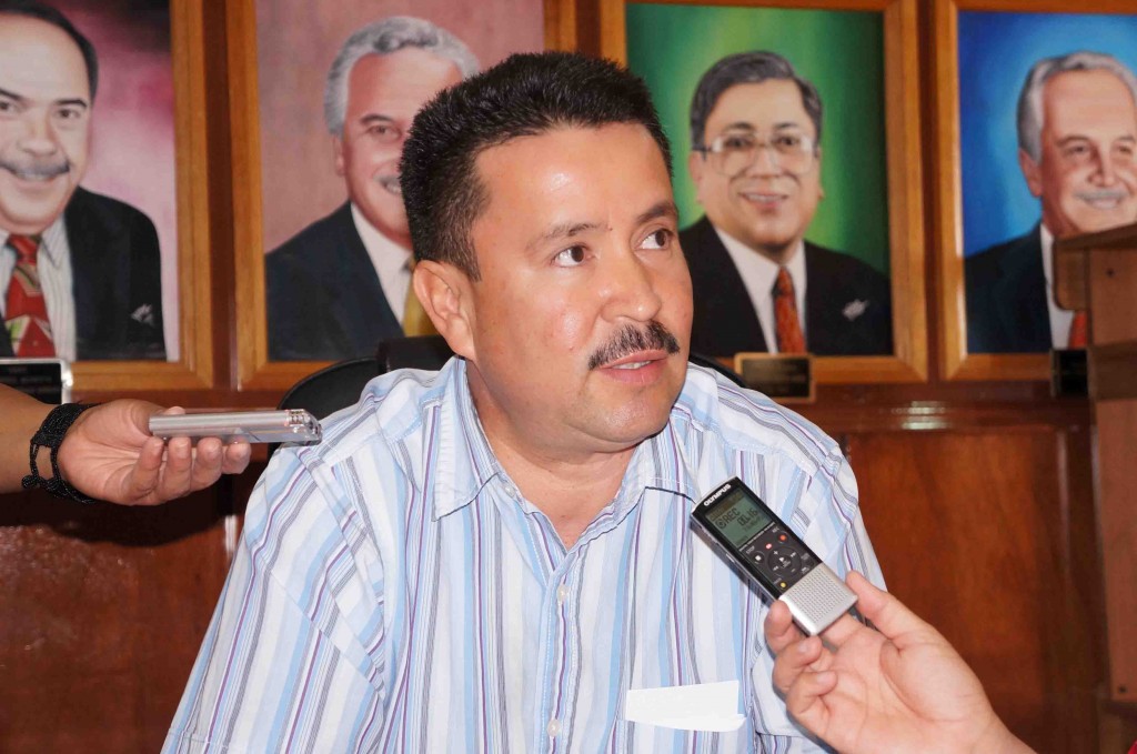 REGIDOR DE EDUCACION VICTOR HUGO HERNANDEZ MONTIEL