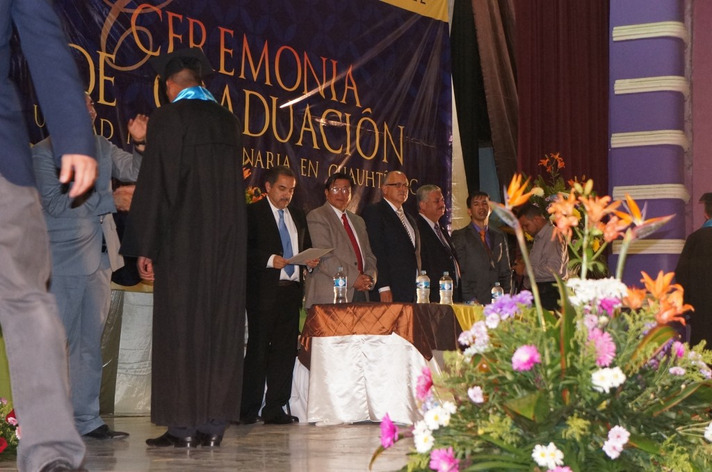 ALCALDE EN LA CEREMONIA DE GRADUACIÓN