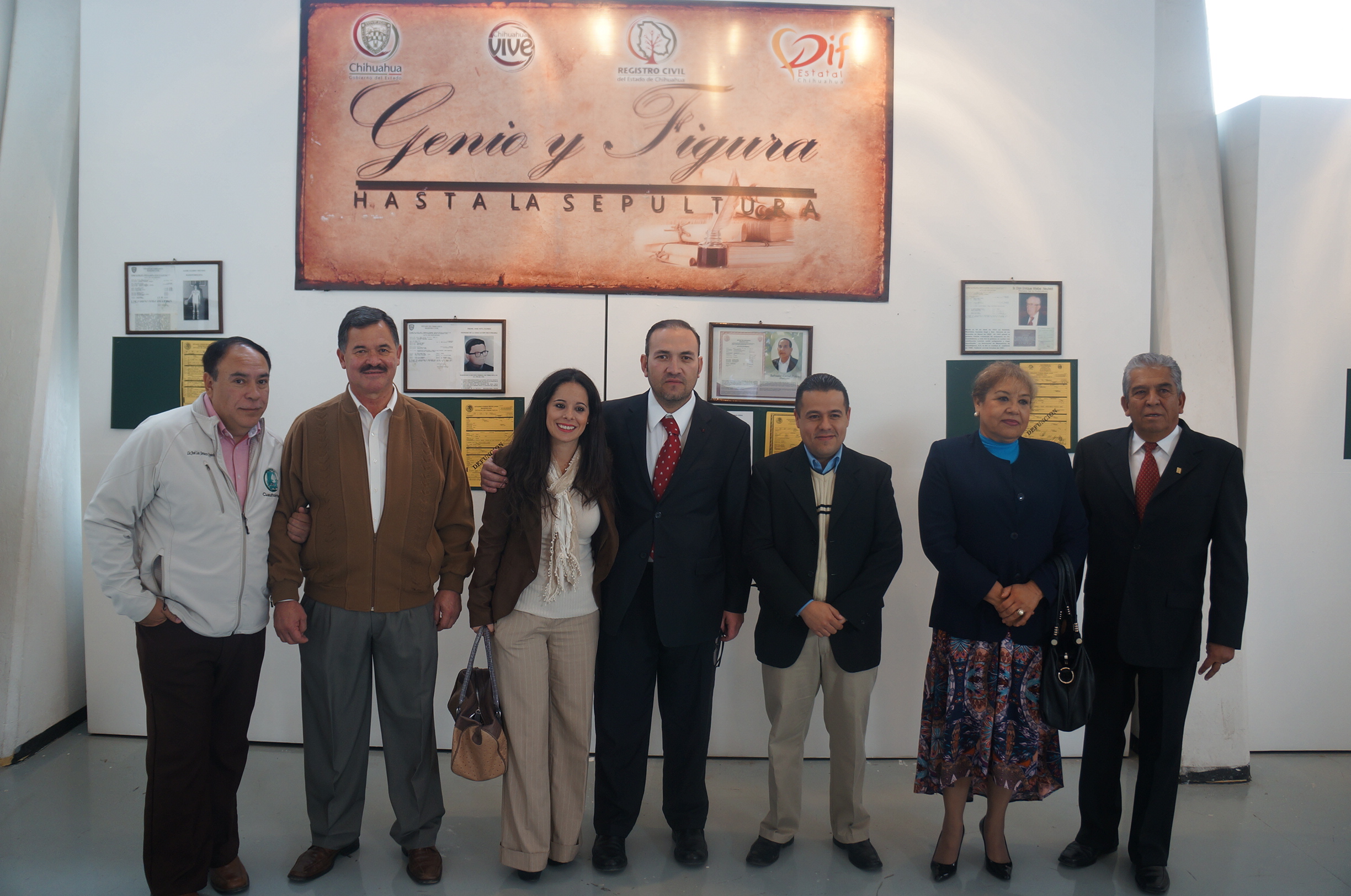 PERSONALIDADES EN EXPOSICION DE TEATRO DE CAMARA