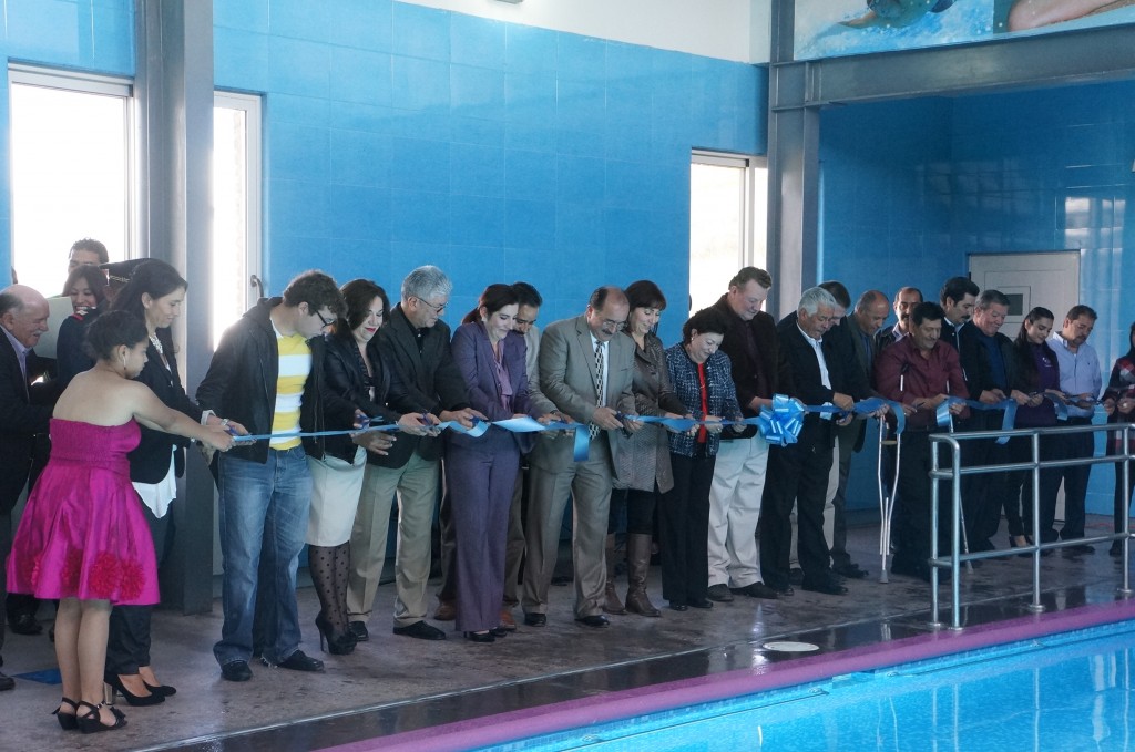 CORTE DE LISTÓN EN INAUGURACION DE ALBERCA