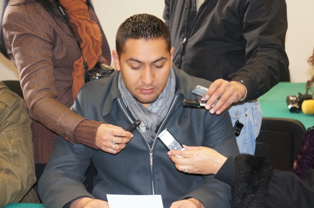 ALEJANDRO AGUIRRE CONVOCA A UNIRSE A LA POLICIA MUNICIPAL