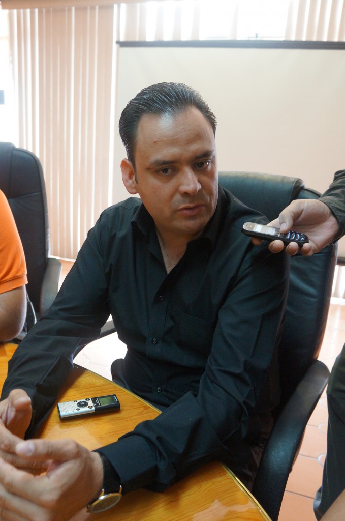 ROBERTO CENDÓN, JEFE DE GOBERNACION