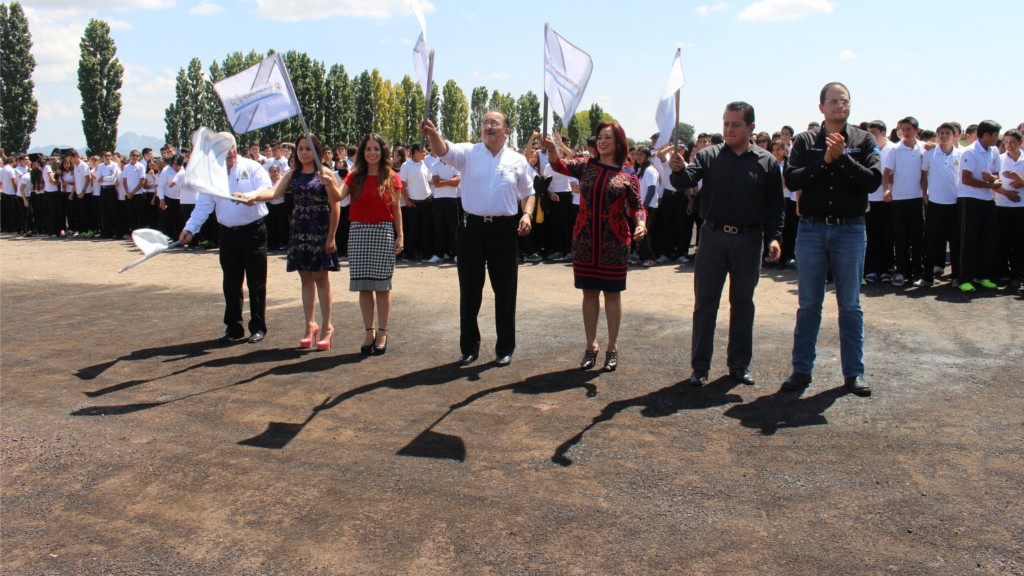 Inicia-construcción-de-cancha-en-CBTA-90_3