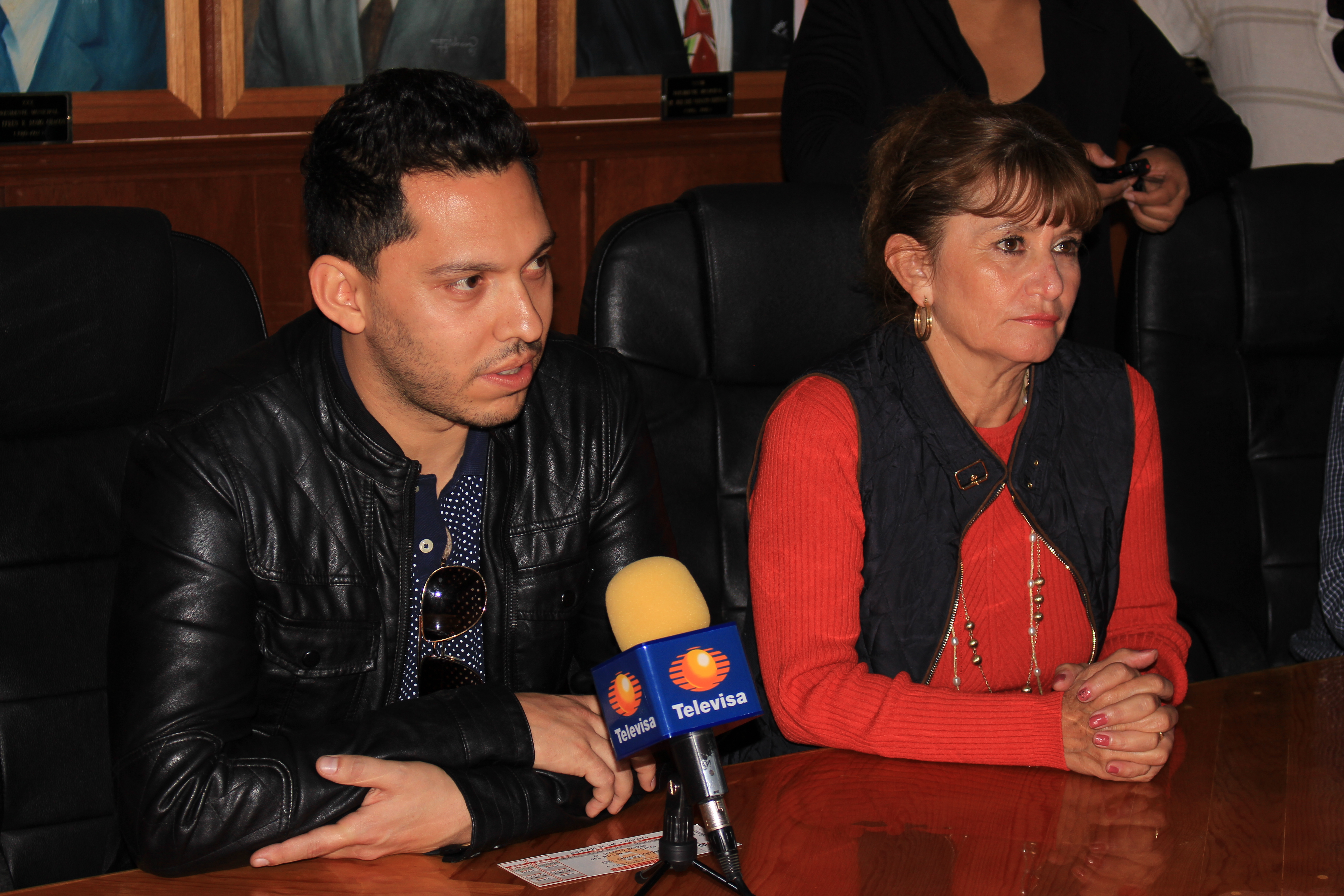 Carlos Chavira y Marisela Comadurán, directora de DIF
