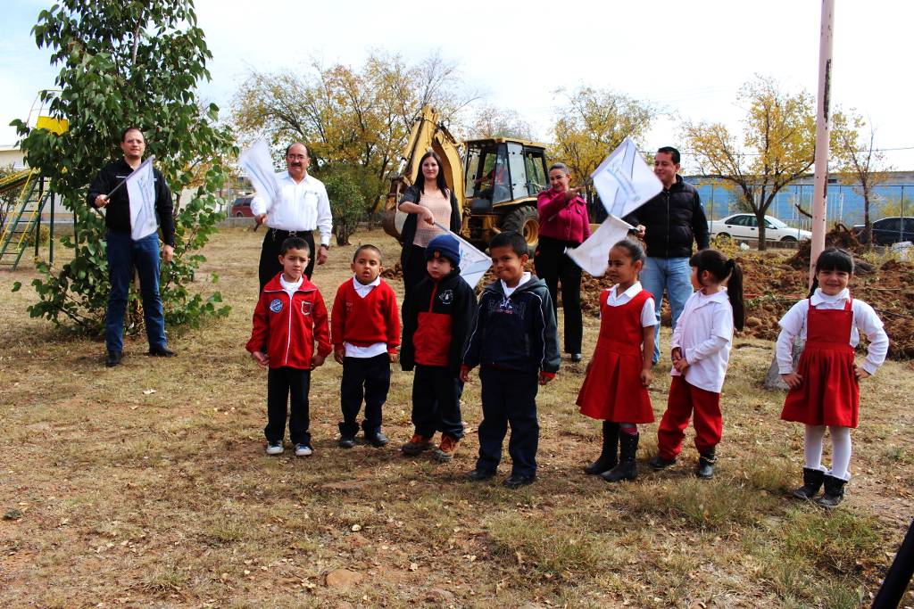 Inicia-construcción-de-gimnasio-en-Jardín-de-Niños_1