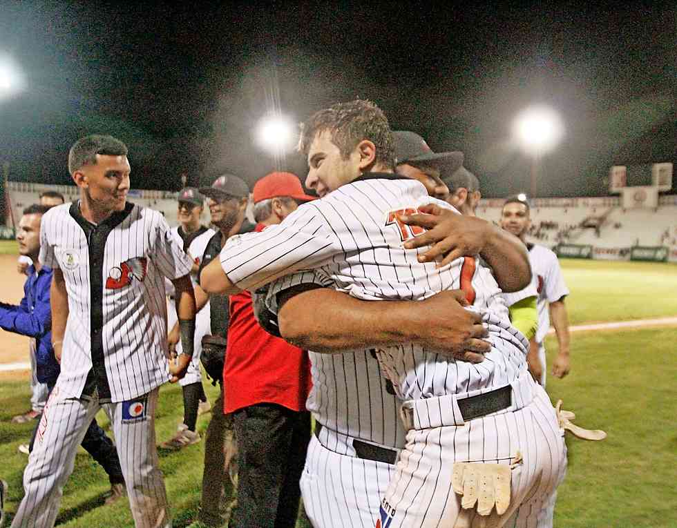 INDIOS VS JIMENEZ Foto Raul Lodoza El Diario