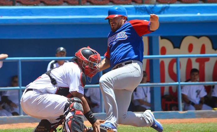EMILIO LOPEZ SALE DE MANZANEROS