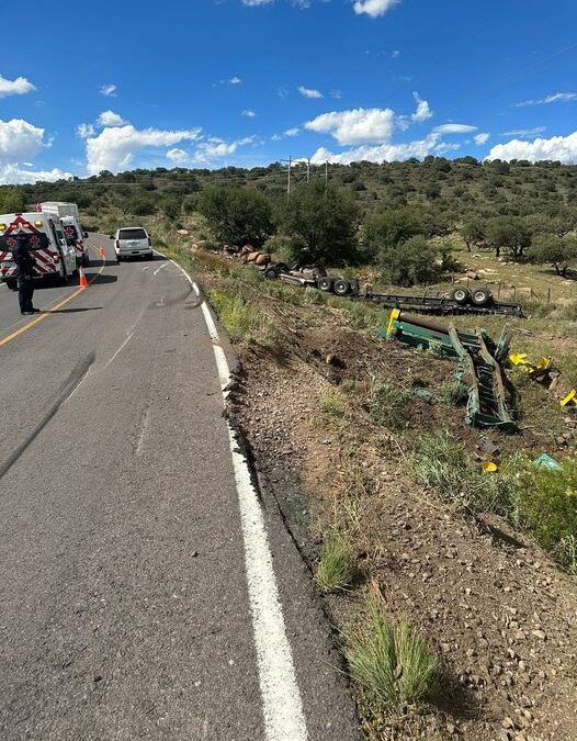 VOLCADURA  TRACTOCAMION DAÑOS  ALREDEDOR 500 MIL PESOS