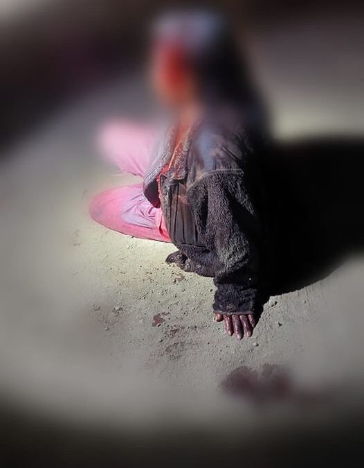 CASI MATA A SU MADRRE  A GOLPES.