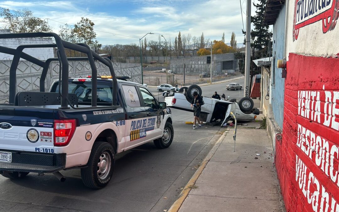 VOLCADURA POR LA 15 LESIONES LEVES PARA CONDUCTOR Y ACOMPAÑANTE