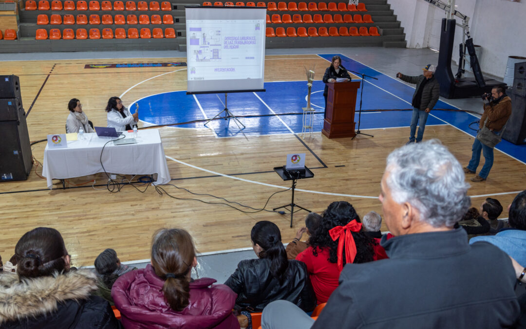 LLEVAN ACABO TALLER LOS DERECHOS DE LAS TRABAJADORAS DEL HOGAR.
