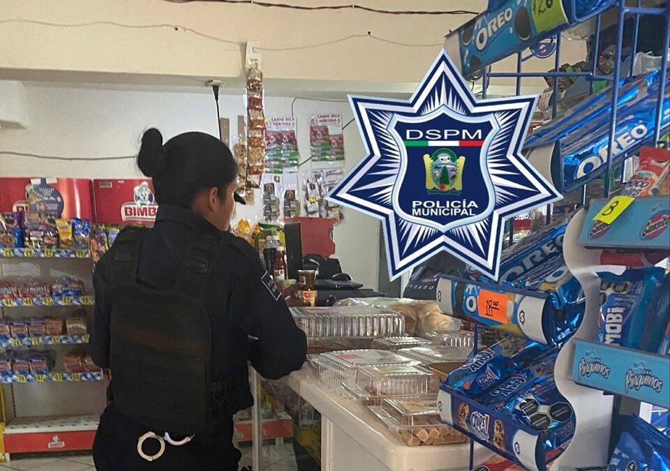 POLICIA REALIZA POXIMIDAD SOCIAL EN LA EMILIANO ZAPATA