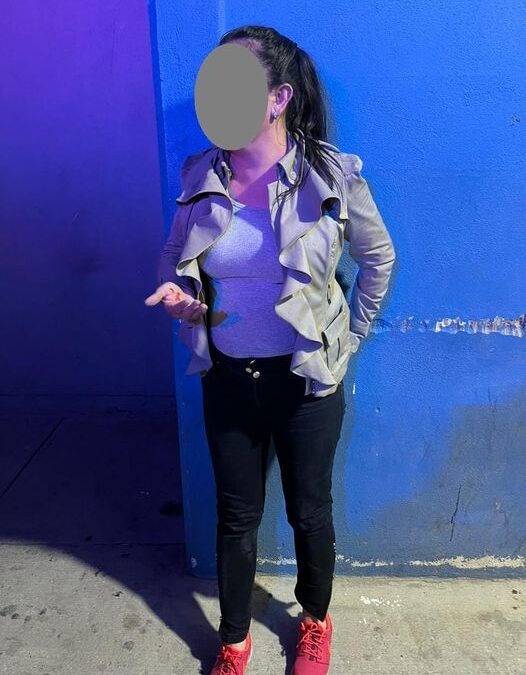 TRATÓ DE SOBORNAR A POLICIAS