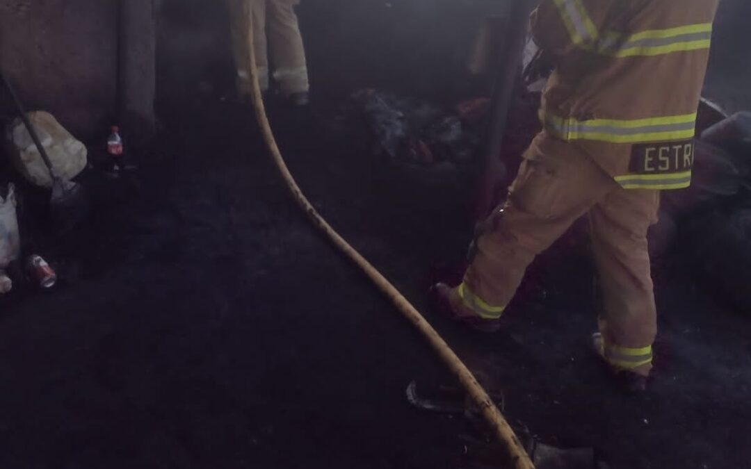 REGRESARON BOMBEROS SE REAVIVA FUEGO EN DESPONCHADO DE LA CTM