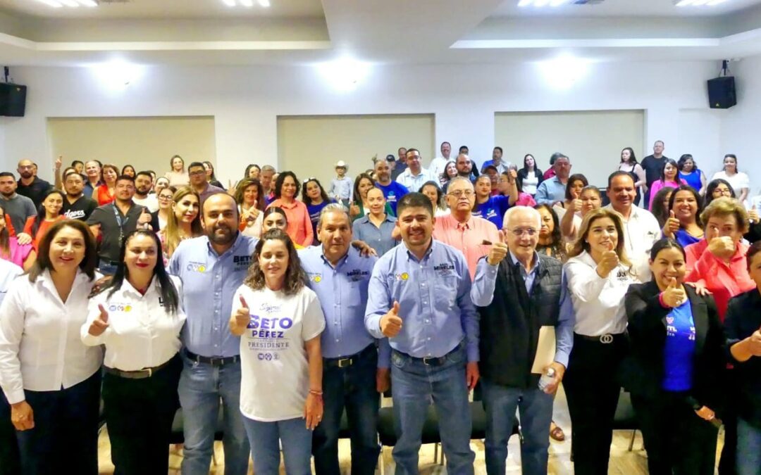 MAESTROS APOYAN A CANDIDATOS