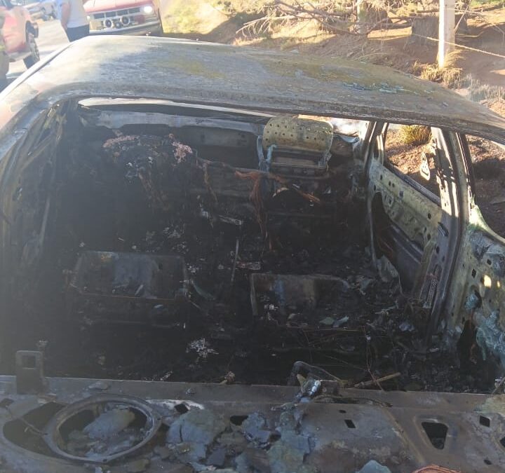 CORTO CIRCUITO OCASIONA FUEGO Y DAÑOS TOTALES EN VEHICULO