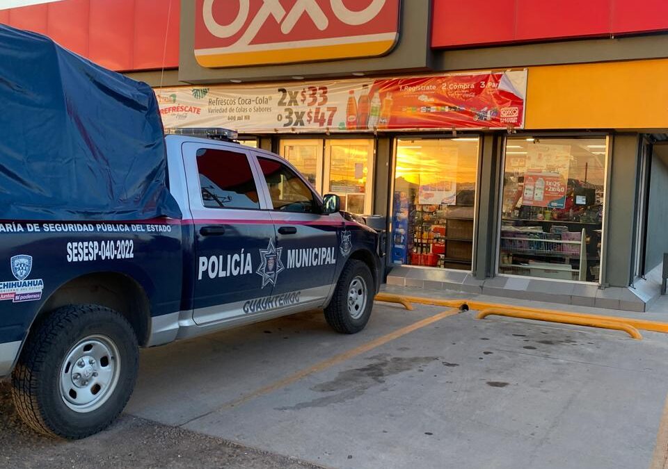 DETIENEN A EXHIBICIONISTA INTOXICADO