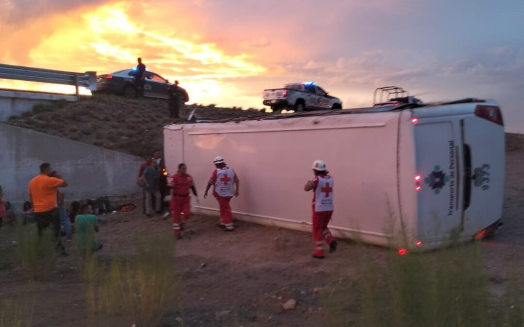 APOYA URGE EN TRASLADO DE LESIONADOS POR ACCIDENTE EN CARRETERA LIBRE CAMARGO-DELICIAS