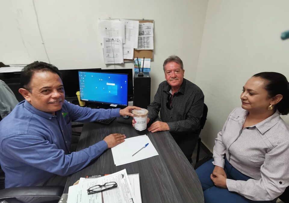 ENTREGAN A LA CRUZ ROJA DINERO OBTENIDO POR FALSO COLABORADOR CON LA  INSTITUCIÓN