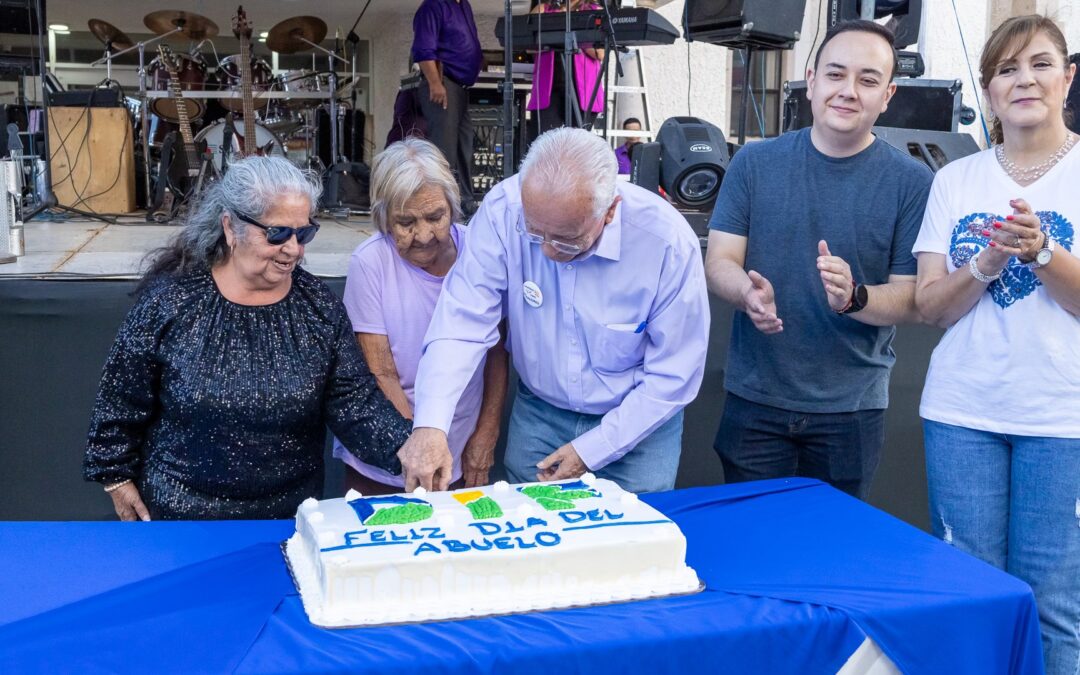 CELEBRAN A LAS ABUELITAS Y ABUELITOS EN CUAUHTEMOC