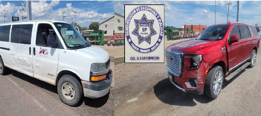 CHOCAN CAMIONETAS EN EL CORREDOR