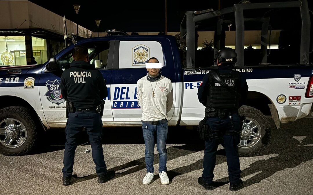 DETIENEN A HOMBRE CON VEHICULO CON REPORTE DE ROBO ADEMAS CONTABA CON DOS ORDENES DE APREHENSIÓN PENDIENTES