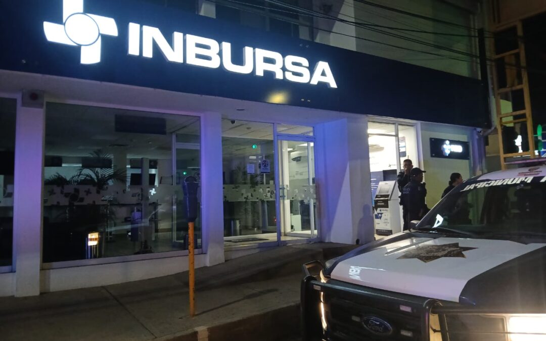 ALARMA ACTIVADA EN CAJERO, ENCUENTRAN PLÁSTICO EN MECANISMO