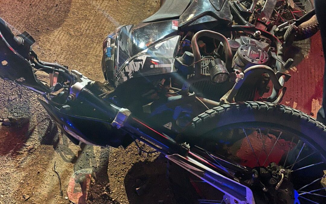 TRES MENORES LESIONADOS AL CHOCAR MOTO