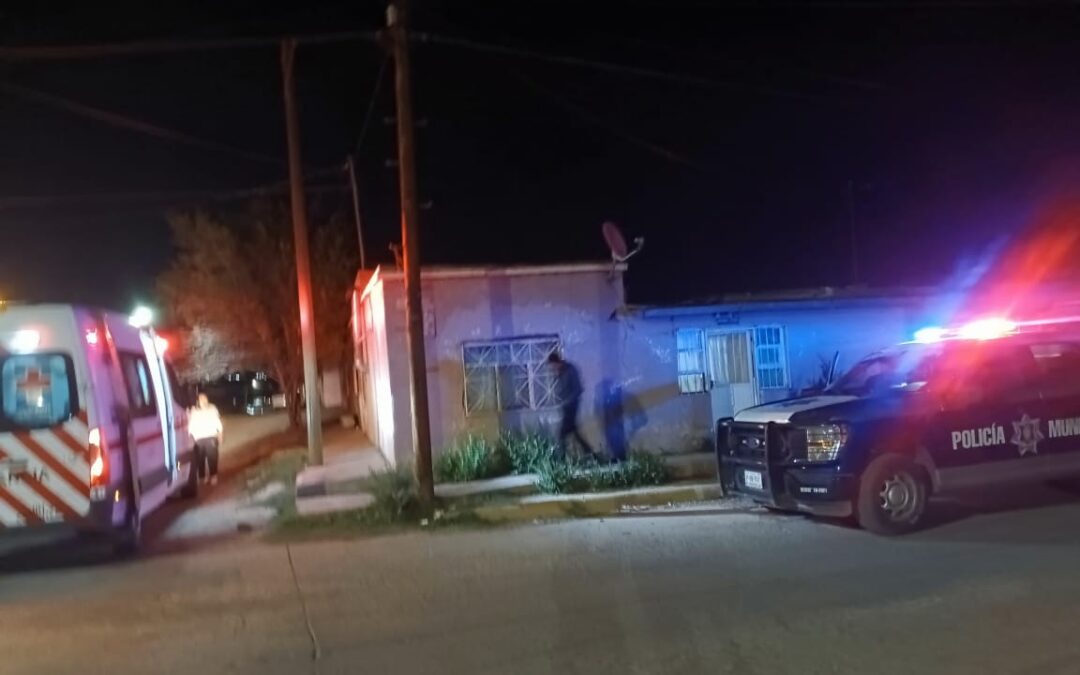 ZAFARRANCHO EN CASA DE SU TIA, UNA CHICA SE CORTO LAS MANOS CON UN PEDAZO DE VIDIRIO