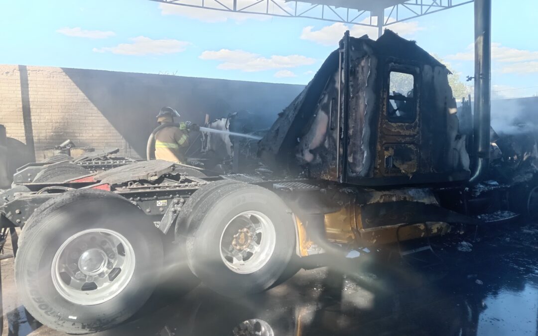 INCENDIO DE CAMIONES ARROJA PERDIDA POR 2 MILLONES DE PESOS