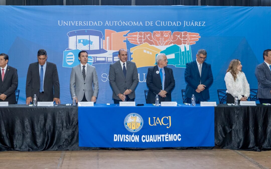 FELICITA BETO PEREZ A 96 NUEVOS PROFESIONISTAS  EGRESADOS DE LA UACJ