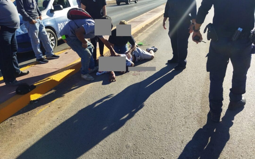 DOS LESIONADOS DERRAPAN  EN MOTO