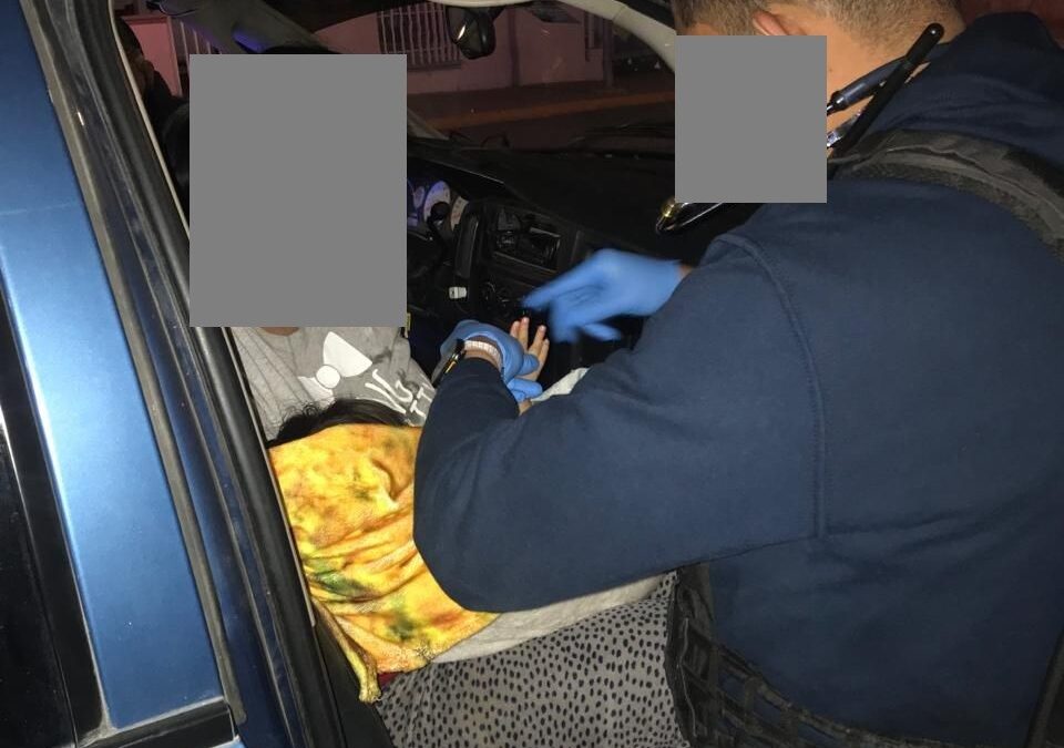 POLICIAS TÉCNICOS EN URGENCIAS BRINDAN APOYO A BEBÉ QUE SUFRIÓ CAÍDA