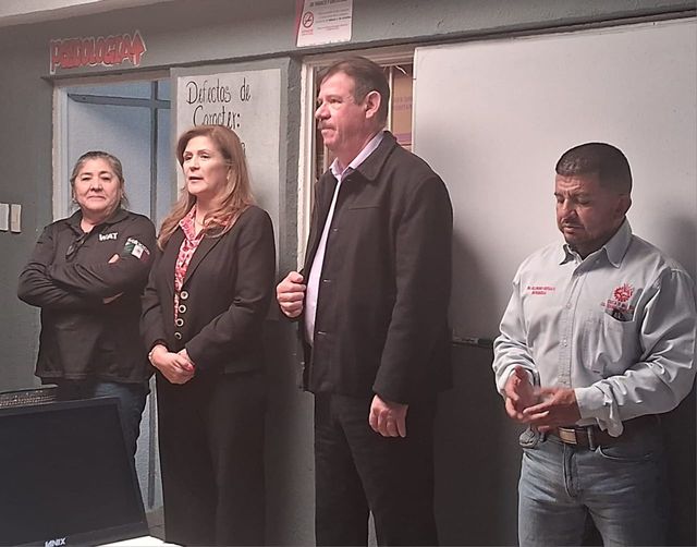 MUJERES DE ALMAS NUEVAS  RECIBEN CAPACITACION  EN MANEJO DE WINDOWS E INTERNET