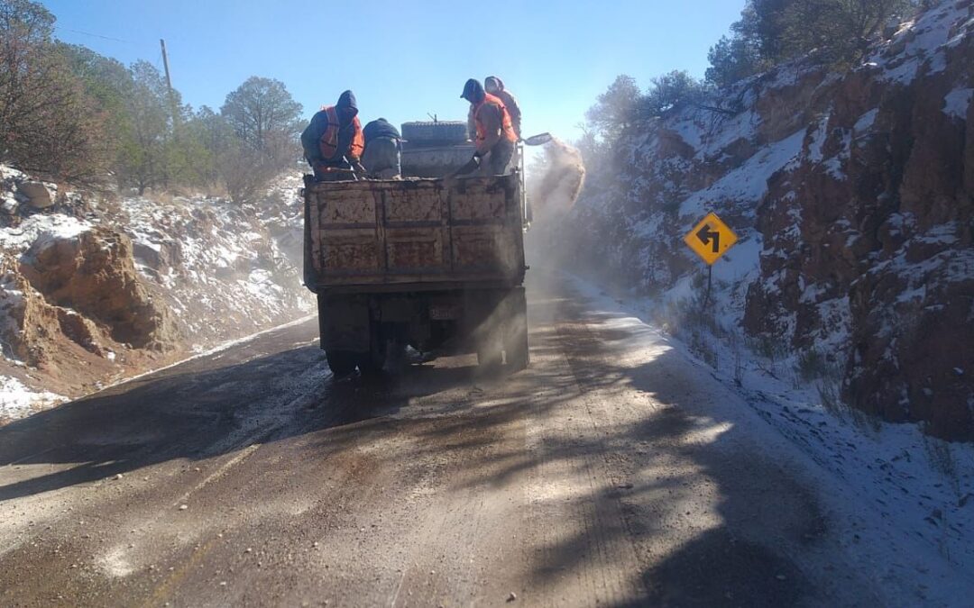 REALIZAN ACCIONES PARA MANTENER EN CONDICIONES CARRETERAS AFECTADAS  POR NEVADAS