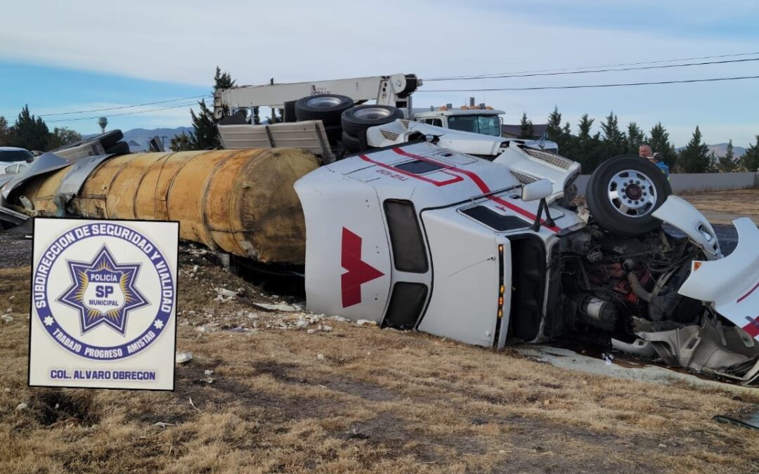 VOLCADURA  PERDIDAS POR 400 MIL PESOS CHOFER LESIONADO