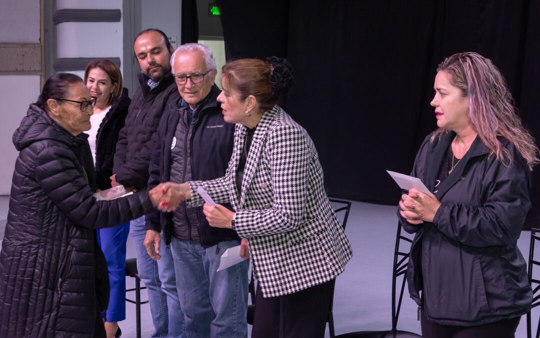 ENTREGAN 300 APOYOS PARA CENAS NAVIDEÑAS