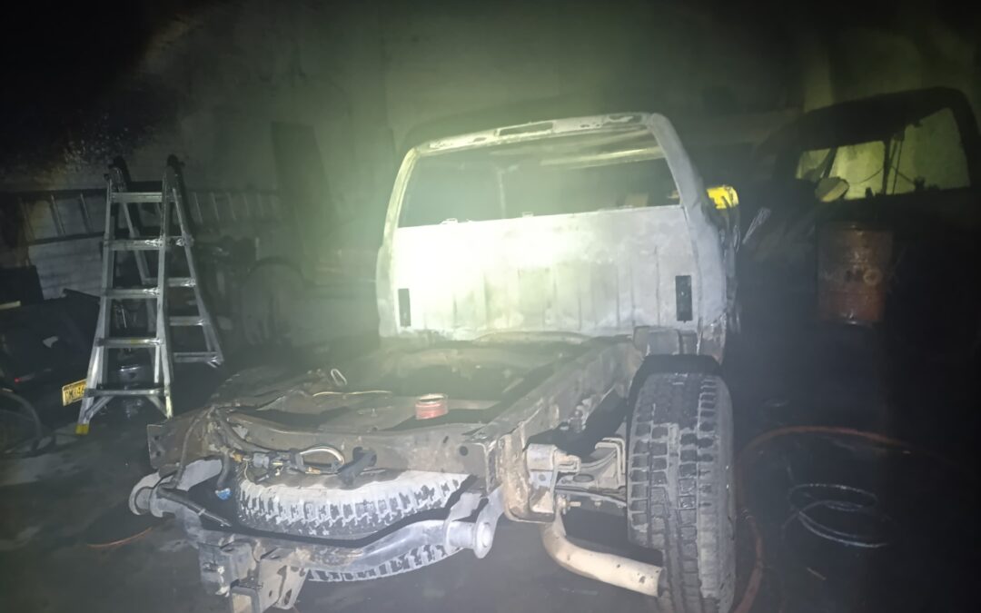 INCENDIO EN TALLER DE ENDEREZADO PINTURA DAÑOS POR 450 MIL PESOS