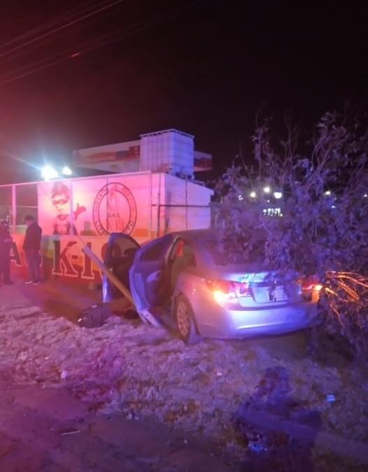 SE IMPACTA CONTRA BARDA DE EXPENDIO DE  GAS