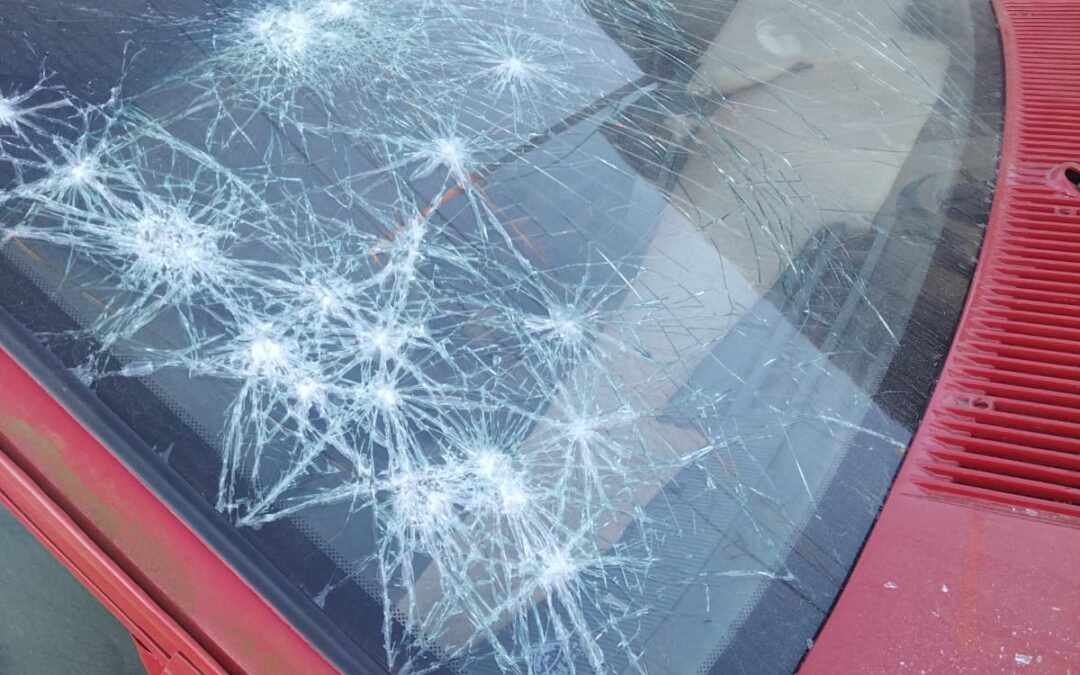 DAÑOS A AUTO CON MARTILLO OCASIONADOS POR LA MADRE DE LA AFECTADA