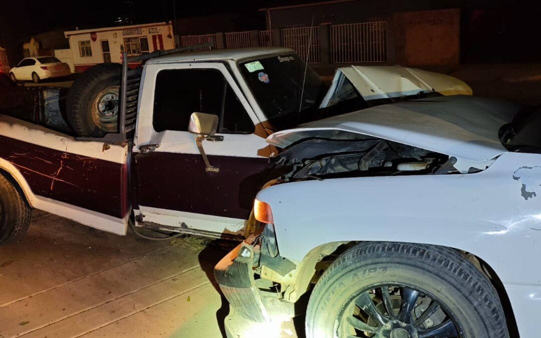 TAHOE SE IMPACTA CONTRA PICKUP ESTACIONADA