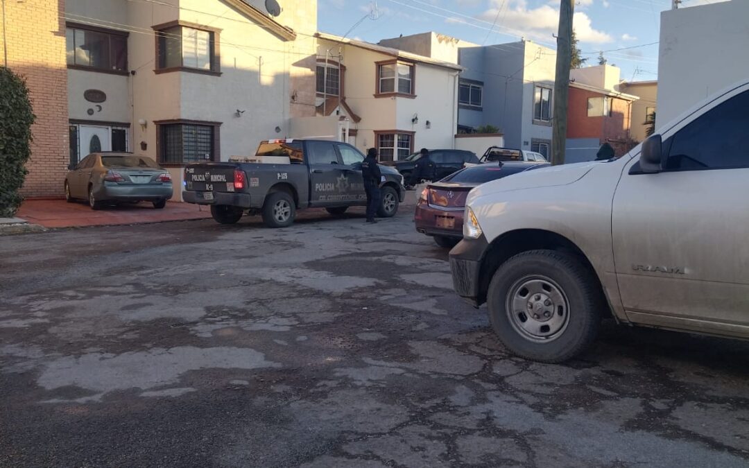 REPORTO UNIDAD ROBADA LA ENCOTRÓ ESTACIONADA EN PATIO DE QUIEN SE LA HABIA VENDIDO