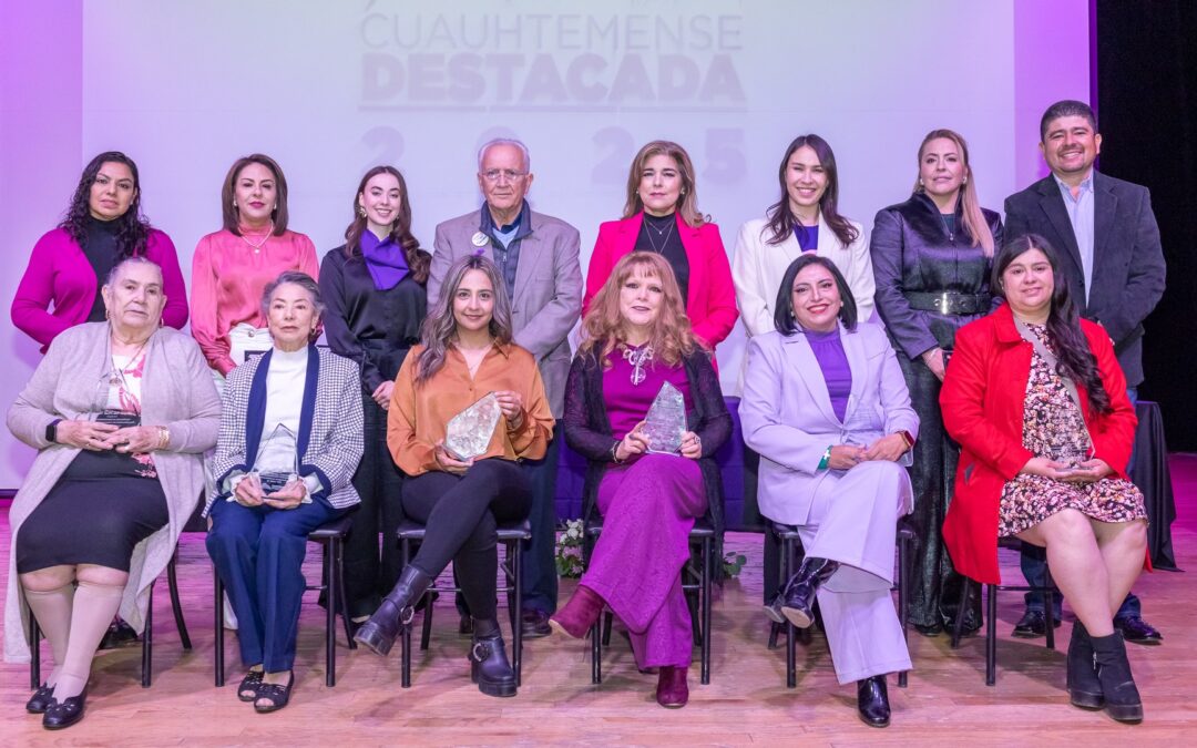 ENTREGAN PREMIO CUAUTEMENSE DESTACADA A 6 MUJERES