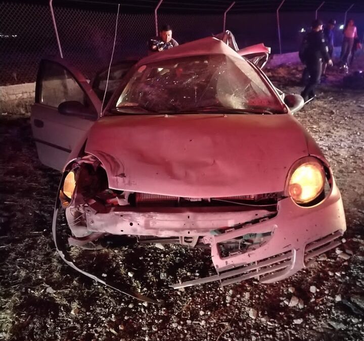 CUATRO LESIONADOS Y MENOR DE 4 MESES SIN VIDA EN CHOQUE MULTIPLE