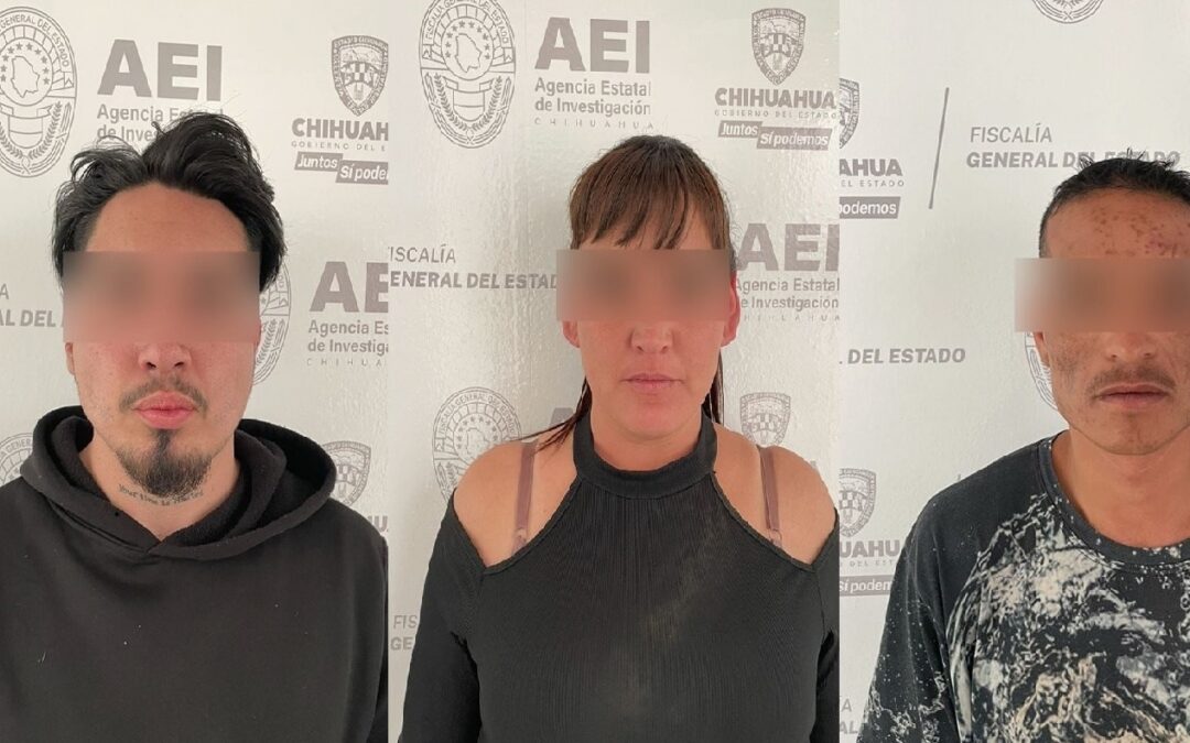 DETIENEN A TRES CON POSESION DE VEHICULO ROBADO