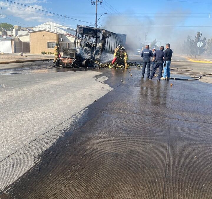 SE QUEMA TRACTOCAMIÓN