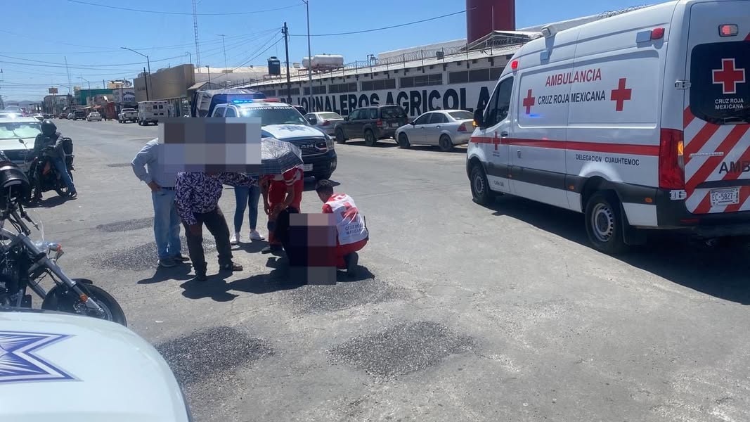 MUJER CHOCA EN MOTO EN PLENO CENTRO